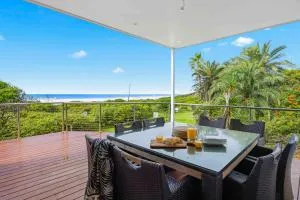 The Vibe Beach House - direct beach access, spa - Bonny Hills