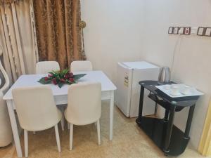 شقة مجلس وغرفة نوم x