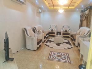 شقة مجلس وغرفة نوم x