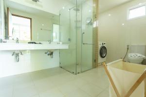 V129 Walking To Award winning Naiharn Beach 4BR