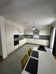 V86 - Sliema Balluta Old College Apt