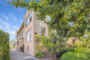 Bright, Modern & Artsy Space