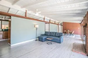 Modern Retreat in Sunnyvale, Ideal for Families! - Monta Vista