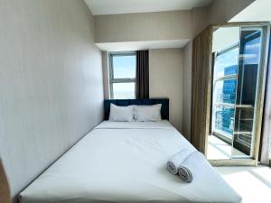 Best Choice and Comfortable Living 2BR at Anderson Supermall Mansion Apartment By Travelio