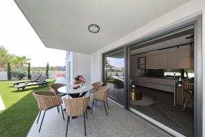 Apartment Robell Zaton privater Garten beheizter Pool Strandnähe