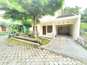 De Monjali Homestay Jogja - 科贾扬