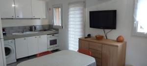 Maisons de vacances Mini villa Pinarello Porto-vecchio dans residence avec piscine : photos des chambres