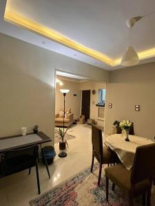 Cozy 2 Bed Rooms Apartment, 25 mins to the Airport