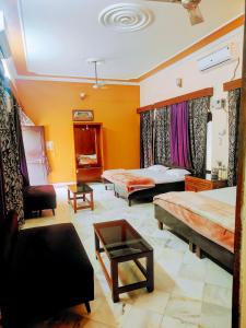 Shantiniketan 2 BHK Homestay in Ayodhya