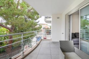 Le Printemps, centre Juan Les Pins , 100m des plages, 70m de la gare de Juan Les Pins