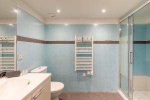 Le Printemps, centre Juan Les Pins , 100m des plages, 70m de la gare de Juan Les Pins