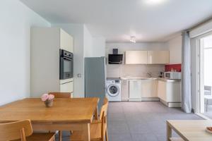 Le Printemps, centre Juan Les Pins , 100m des plages, 70m de la gare de Juan Les Pins