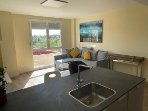 23 DOWN TOWN IN METRO IN 5 Station straigh WIFI AC