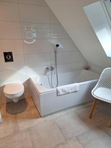 Maisons de vacances Maison individuelle, 10 minutes de Colmar 4 chambres - 8 personnes - 2 sdb : photos des chambres