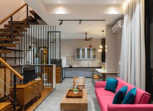 Seven Sands I Oak Wood I Pvt Pool - 2 BHK Duplex