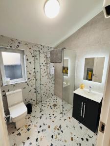 The Lodge - A Home Away From Home, With Private & Secluded Sauna access