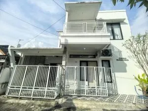 Omah Mamamia Homestay Jogja - Krapyak