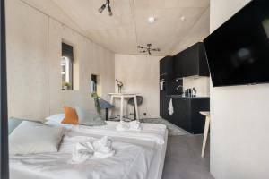 Architectural Studio I Private Balcony