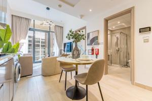 Pool Views 1BR Close to Major Landmarks in Azizi Riviera 18, Al Merkadh by Deluxe Holiday Homes