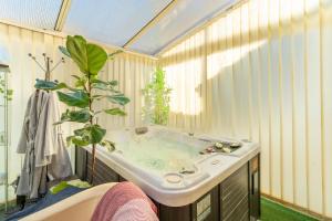 Maisons de vacances Le Chalet Houda et spa en option : photos des chambres