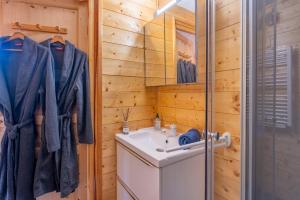 Maisons de vacances Le Chalet Houda et spa en option : photos des chambres