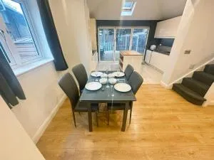 Exquisite Home Away From Home - 格林福德