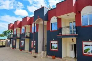 Tripplex Apartment Hotel - Pakwach East