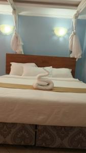 Savannah Paradise Hotel