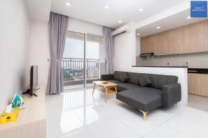 Căn Hộ 3 Phòng Ngủ (Three-Bedroom Apartment)