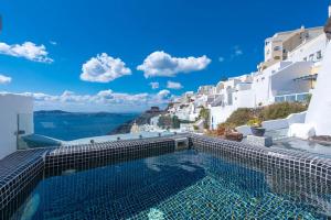 Hommage Suites with Caldera View Hot tub