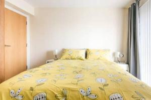 Belfast Central Apartment with Free Parking