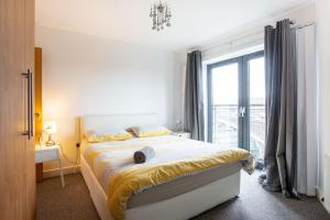 Belfast Central Apartment with Free Parking