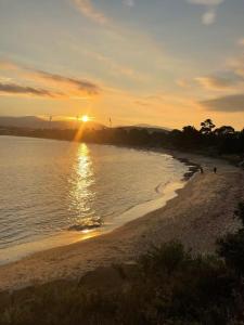 Beach House 3 mins Walk Bellerive Beach, Hobart