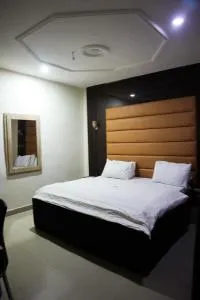 La Villa Hotel and Resort - Awka