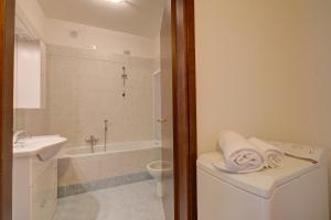 Johns House-Lakeview & shared pool - Happy Rentals