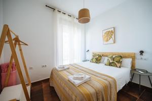 HomeySeville-Lovely Duplex at Santa Cruz 10 pax, Parking Optional - 3hvězdičkové hotely ve městě Sevilla