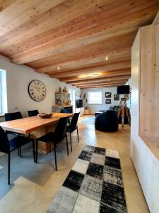 Casa Sandra Moena by Go new Location