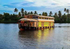 Vembanad Houseboat