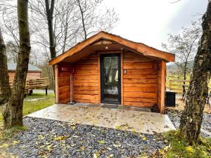 1 Bedroom Log Cabin in Parc Pen y Bryn Sleep 2 3
