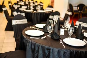 Water Front Hotel - Kandy