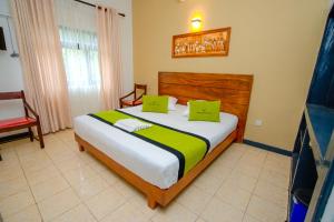 Water Front Hotel - Kandy