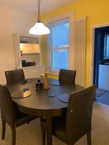 3 Bed Family House Free Parking