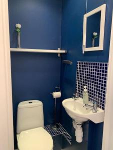 Modern 3 Bed Family Home , Free Parking Included