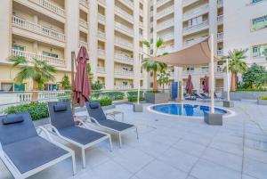Waves - Spacious 1BR with Balcony & Cozy Interiors in JVC