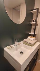 Campings Camping Resort La Baume La Palmeraie : Bungalow Supérieur