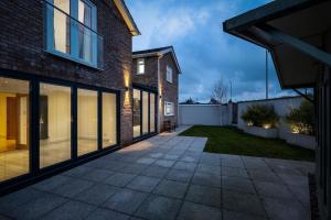 Sleek and Spacious in The Park