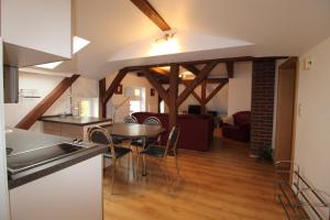 Kapitänshaus FW 4 OG re