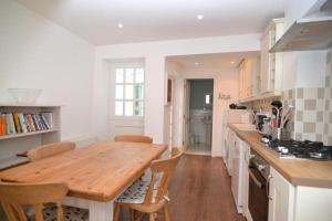 Charming Cottage with Roof Terrace