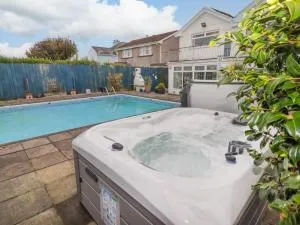 44 Honeyborough Road - Neyland