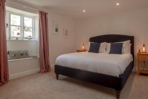 Brokenborough Farmhouse